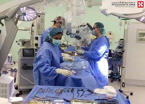 فريق طبي بمستشفى الدكتور سليمان الحبيب يُعيد قدرة طفلة على المشي مجددًا