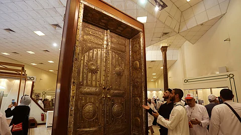وزارة الحج: تصاريح العمرة والزيارة متاحة لحاملي التأشيرات السياحية عبر "اعتمرنا"