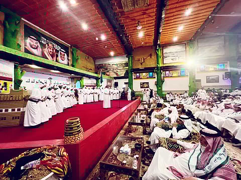 بأوبريت ولوحات شعرية وغنائية.. "فنون أبها" تحتفل باليوم الوطني