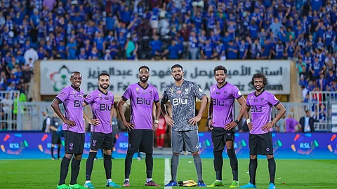 بـ 70 مباراة وشباك نظيفة.. حارس الهلال "المعيوف" تاريخيًّا هو الأفضل في دوري المحترفين