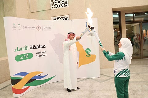 محافظ الأحساء يتسلّم شعلة الألعاب السعودية 2022