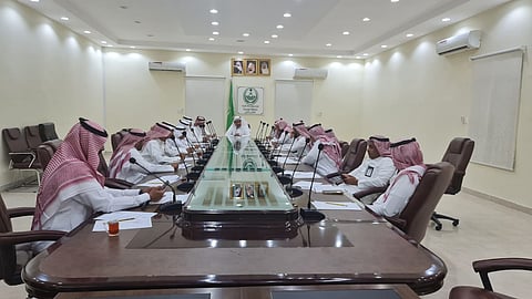 "محلي العرضيات" يناقش خدمات البلدية والمياه وتحسين المشهد الحضري