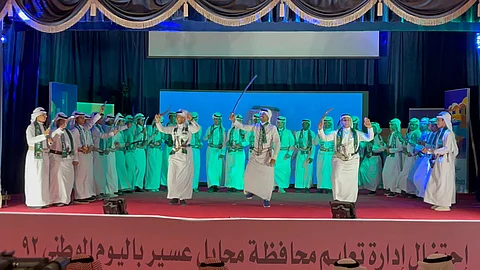 شاهد.. بفعاليات متنوعة "تعليم محايل عسير" يحتفي باليوم الوطني الـ92