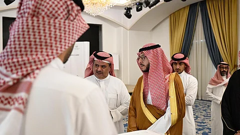 الأمير سعود بن نهار يطلع على الفرص الاستثمارية بالطائف