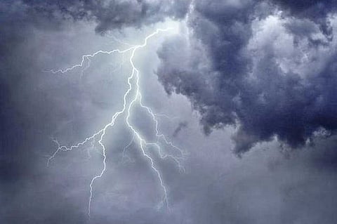 "الأرصاد": سحب رعدية ممطرة مصحوبة برياح نشطة على جازان وعسير والباحة يمتد تأثيرها إلى الأجزاء الساحلية