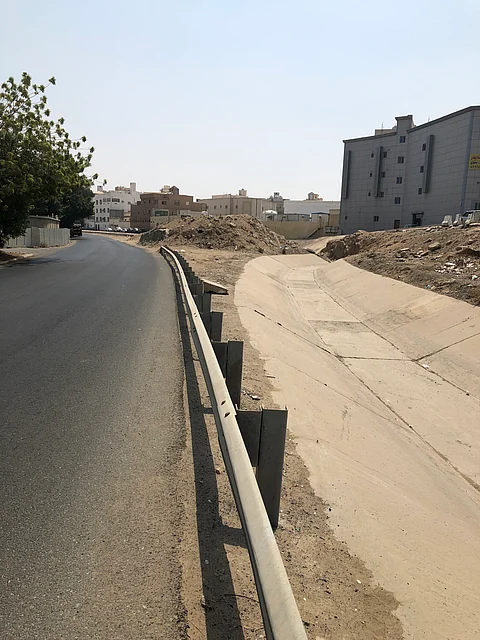 أمانة جدة حول تغطية مجرى سيل حي الأمير فواز: ليس من ضمن الخطط الحالية