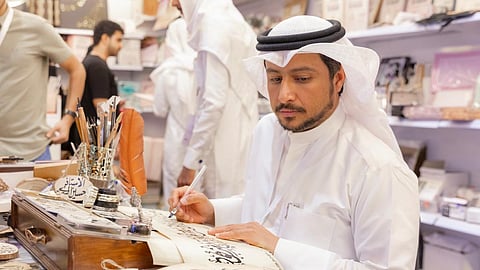 حسين السري المشرف على الجناح الكويتي بمعرض الرياض الدولي للكتاب 2022