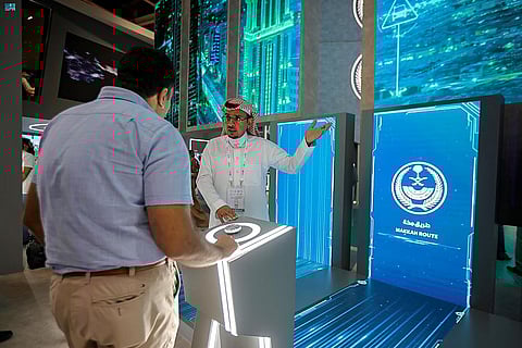 الداخلية تستعرض مبادرة "طريق مكة" خلال معرض جيتكس للتقنية 2022