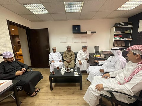 رئيسا "سفراء التراث" و"صحار العمانية" يبحثان تعزيز التعاون المشترك