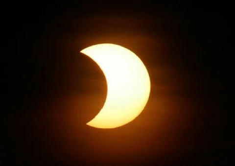 الثلاثاء المقبل.. كسوف جزئي للشمس يشاهد بسماء المملكة