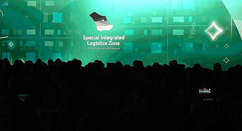 امتدادًا لحزمة مبادرات ولي العهد.. "الجاسر" يدشن المنطقة اللوجستية المتكاملة بالرياض