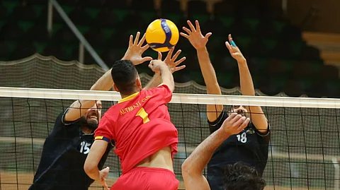 جانب من منافسات الكرة الطائرة