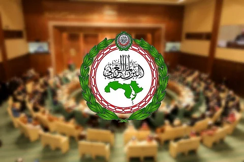 البرلمان العربي يدين محاولة استهداف الحوثيين ميناء الضبة
