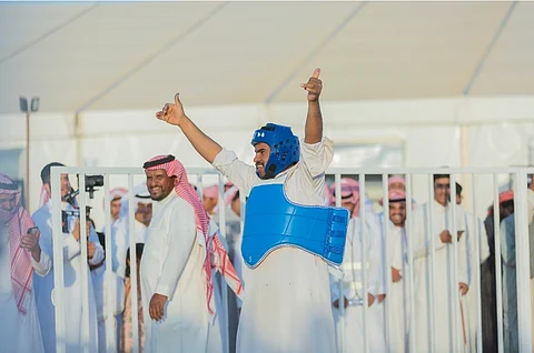 حضور جماهيري لافت بـ"طرح القعود" بمهرجان مزاد الإبل في "تربة" حائل