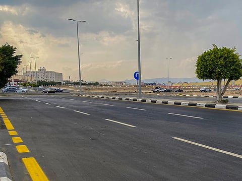أمانة الطائف تدهن الأرصفة والخطوط الأرضية المحددة للمسارات