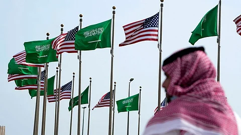 وزير الخارجية الأمريكي السابق: لا يمكن تخيُّل عالم بلا تحالف سعودي-أمريكي