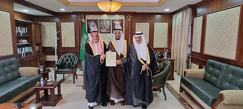 أمير الرياض ينوه بجهود "حريملاء الوقفية" في دعم العلم والتعليم