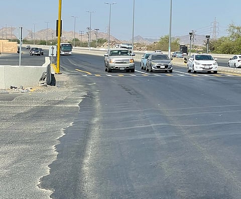 مكة.. "سبق" ترصد هبوطًا أسفلتيًّا.. ومخاوف من حوادث على طريق الجعرانة - الشرائع