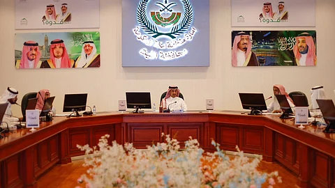 محافظ الليث عمران الزهراني يترأس الاجتماع