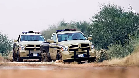 ضبط مخالفين قاما بتلويث البيئة بحرق مخلفات صناعية في مكة المكرمة
