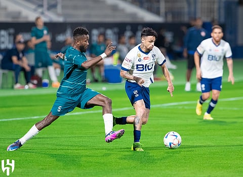 الهلال يكسب ودية الشرق برباعية