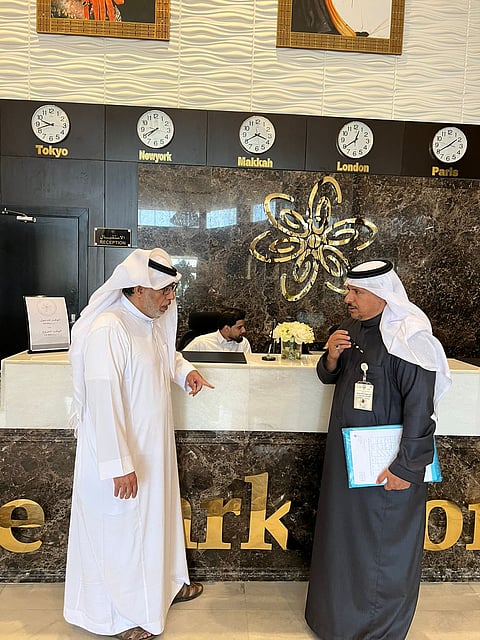 "لجنة التوطين" بنجران وحبونا تتابع أعمالها في قطاع الإيواء السياحي