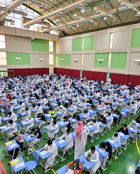 اختبارات نهاية الفصل الدراسي الأول بالرياض