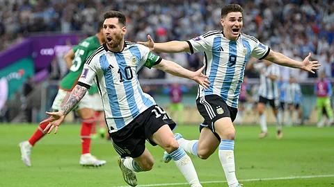 كأس العالم قطر 2022.. بقذيفة "ميسي" وتسديدة "فرنانديز".. الأرجنتين تُنعش آمالها عبر بوابة المكسيك