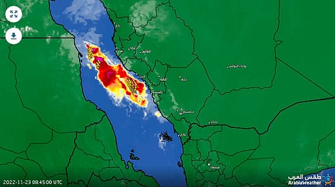 بدء تطوّر السحب الرُكامية الرعدية والتخريجات البحرية في سماء البحر الأحمر