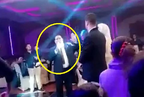 فيديو الزفاف في مصر.. والد العروس قدّم التهنئة ثم صدم الجميع بما فعل