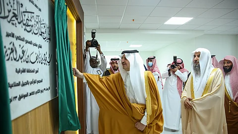 شاهد.. أمير الشرقية يفتتح المجمع القرآني بجمعية تحفيظ القرآن بالجبيل