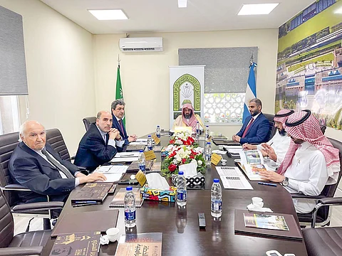 وكيل "الإسلامية" يرأس اجتماع المجلس الأعلى لأمناء مركز الملك فهد بالأرجنتين