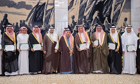 أمير الرياض يُكرّم مصرف الراجحي لدعمه "الوقف الصحي" ومراكز الرعاية الصحية