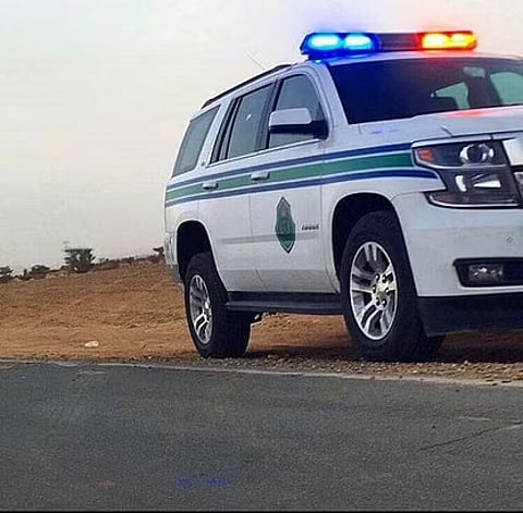 أمن الطرق ببيش يطيح بشخص لنقله مخالفين لنظام أمن الحدود