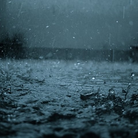 زخاتٌ مُحتملة من الأمطار على أجزاءٍ من سواحل الشرقية قد تشمل الدمام مُنتصف الأسبوع