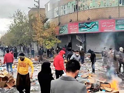 9 قتلى في هجمات غامضة بإيران.. وأصابع الاتهام تتجه لقوات الأمن