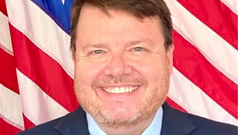 القنصل العام للولايات المتحدة الأمريكية بالظهران ديفيد إدجينتون