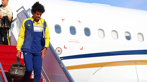النصر يحطّ رحاله في أبو ظبي.. ويفتح ملف مواجهة ألميريا الإسباني