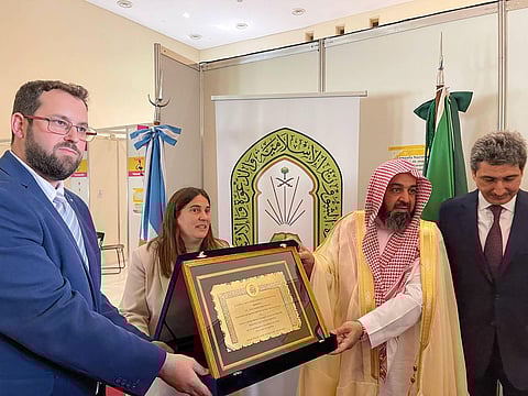 الأرجنتين تكرم المملكة لجهودها في تقديم الدعم خلال جائحة كورونا عبر أكبر مركز لتلقي اللقاحات