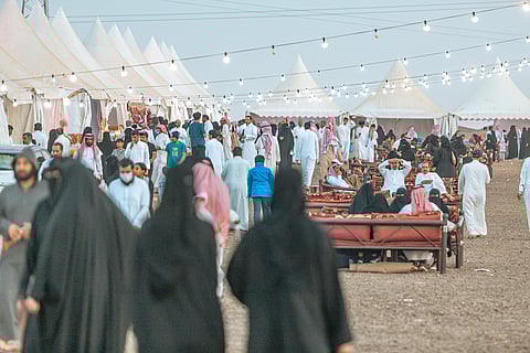 قبل يوم من اختتامه.. أكثر من 72 مليونًا إجمالي مبيعات مهرجان العقيلات لمزاد الإبل بالقصيم