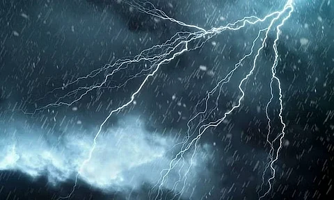 الدفاع المدني يدعو إلى توخِّي الحيطة لاحتمالية هطول أمطار على بعض مناطق المملكة