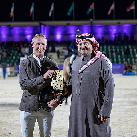 "ويل" بطل الشوط المؤهل لكأس العالم في "قفز السعودية"
