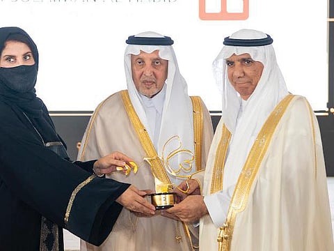 أمير مكة المكرمة يُكرّم الدكتور سليمان الحبيب