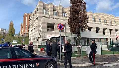 رجل يقتل 3 نساء في اجتماع للمقيمين في بناية سكنية في روما