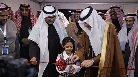 محافظ شقراء خلال يفتتح فعاليات مهرجان التمور