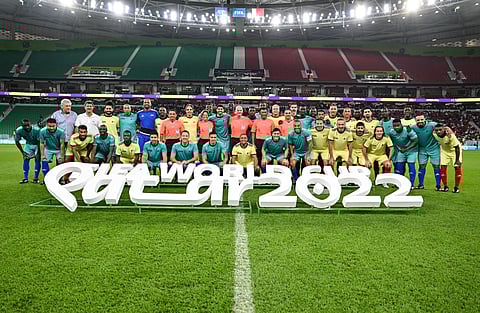 صورة جماعية للاعبي نخبة نجوم العالم والعمال