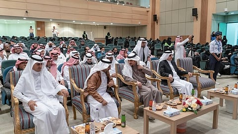 رئيس جامعة الباحة يُدشن مبادرة "مسارات التعلم المرن"