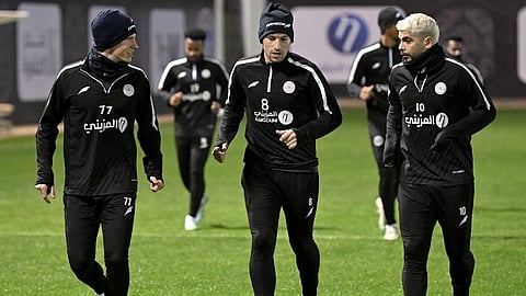الشباب: نواف العابد أكمل برنامجه التأهيلي وشارك في التدريبات الجماعية