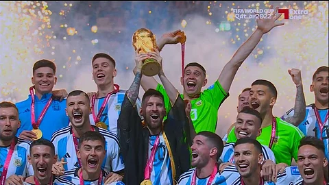 منتخب الأرجنتين يتوج بكأس العالم FIFA قطر 2022