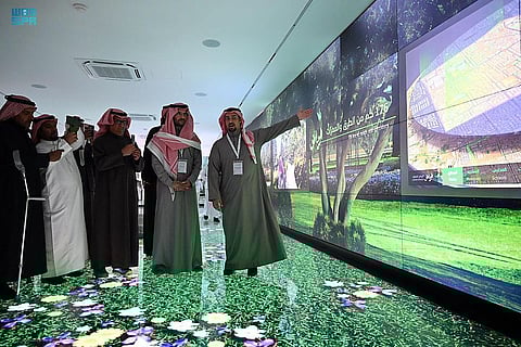 "الرياض الخضراء" يدشن فعالية تشجير حي العزيزية